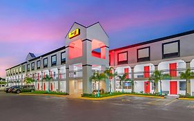 Super 8 By Wyndham Orlando Near Florida Mall